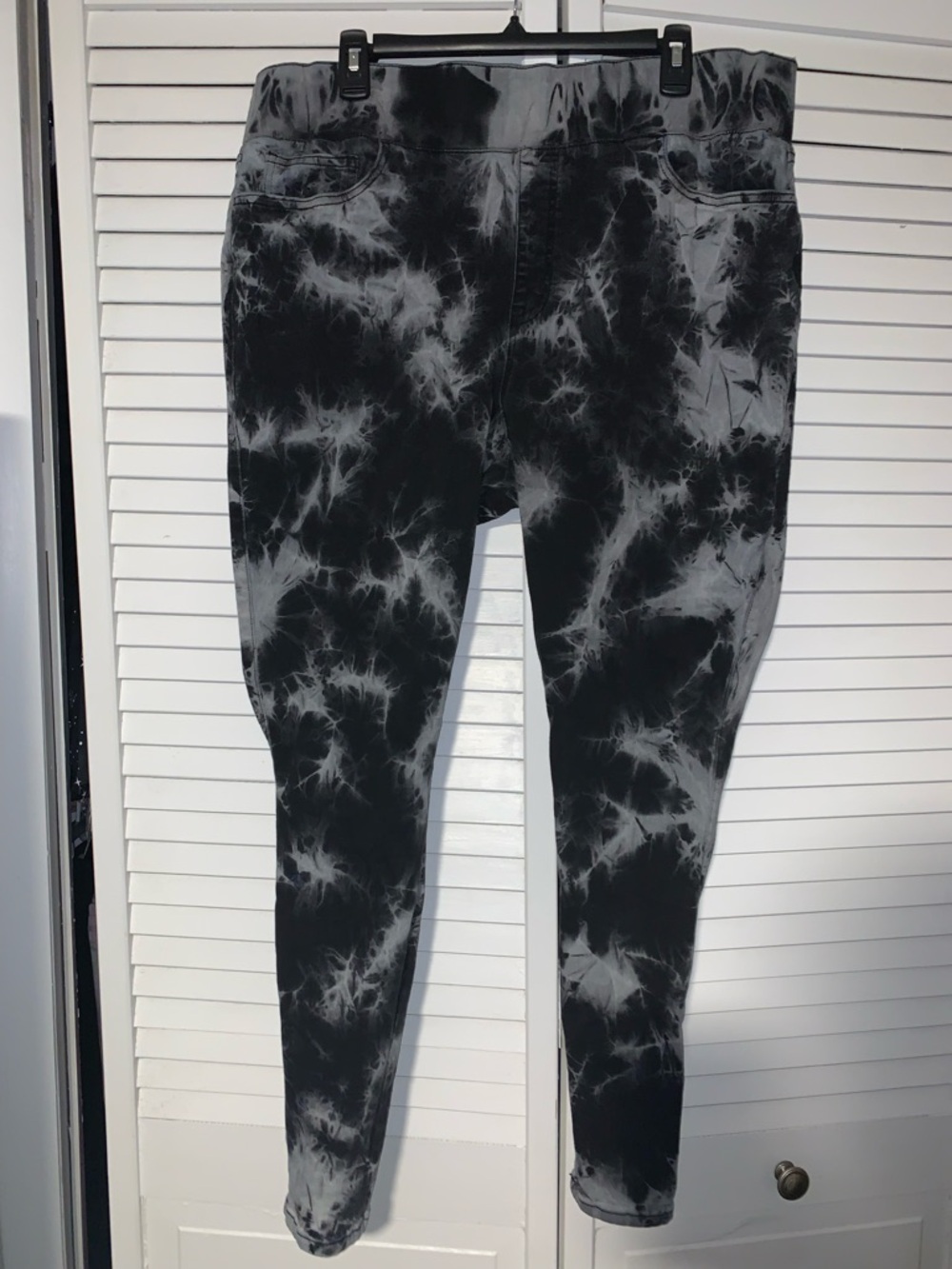 Fashion To Figure Plus Size Women’s Black & Grey Tie-Dye Skinny Jeans